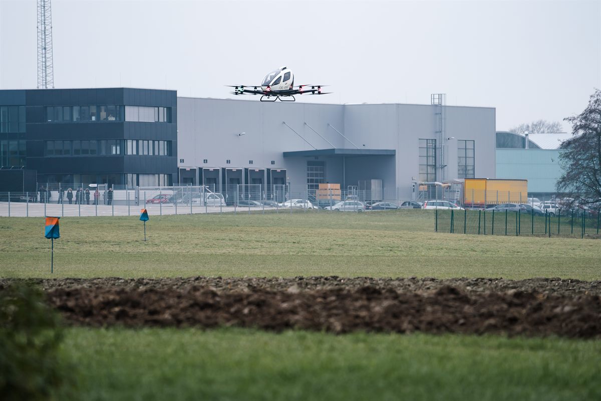 Test flight EHang 216