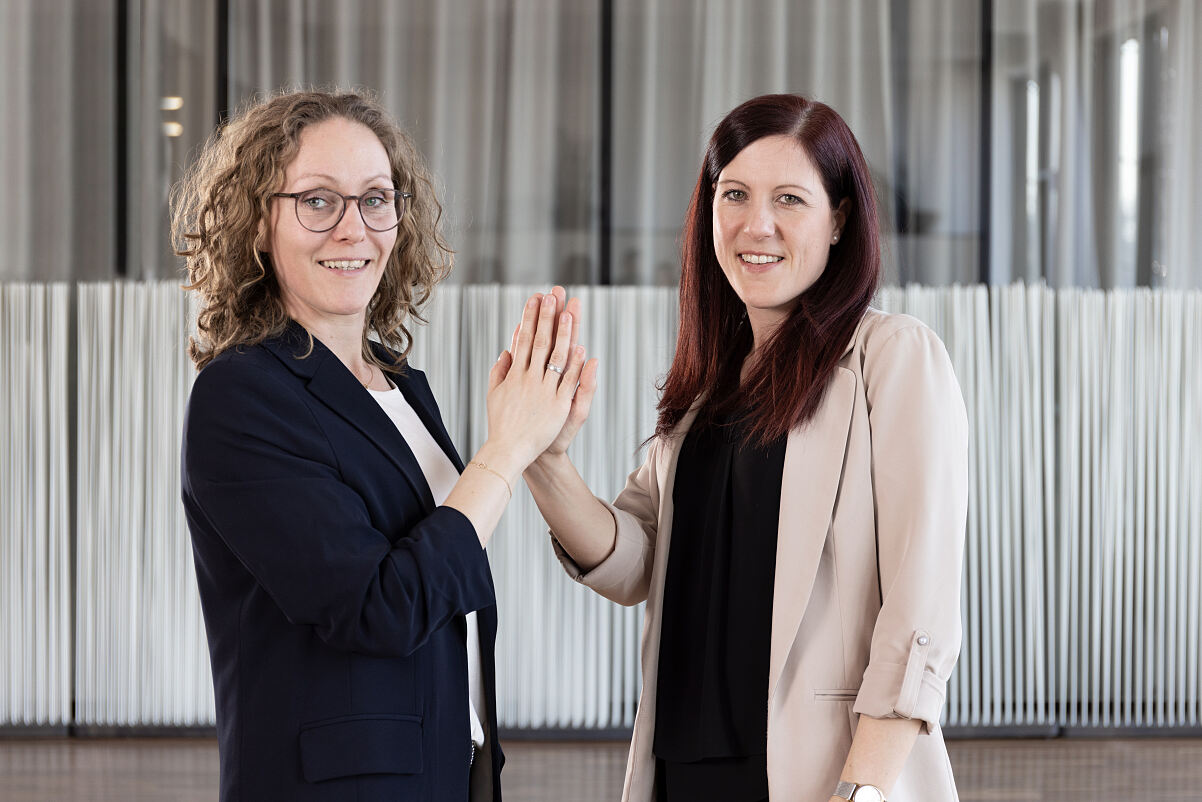Katharina Brunneder und Kathrin Gerauer sind die ersten IT Expertinnen, die das Konzept des Jobsharings seit letztem November erfolgreich umsetzen.